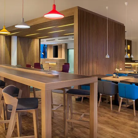 Express By Ihg Hotel 3*