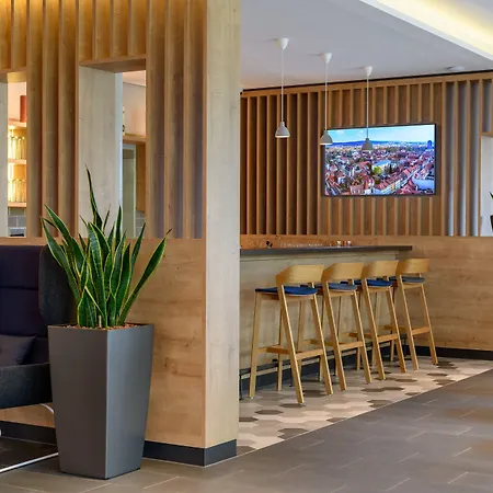 Express By Ihg 酒店