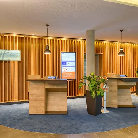 Express By Ihg 3*