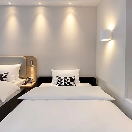 Premier Hotel 3*