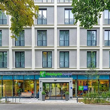 Premier Hotel 3*